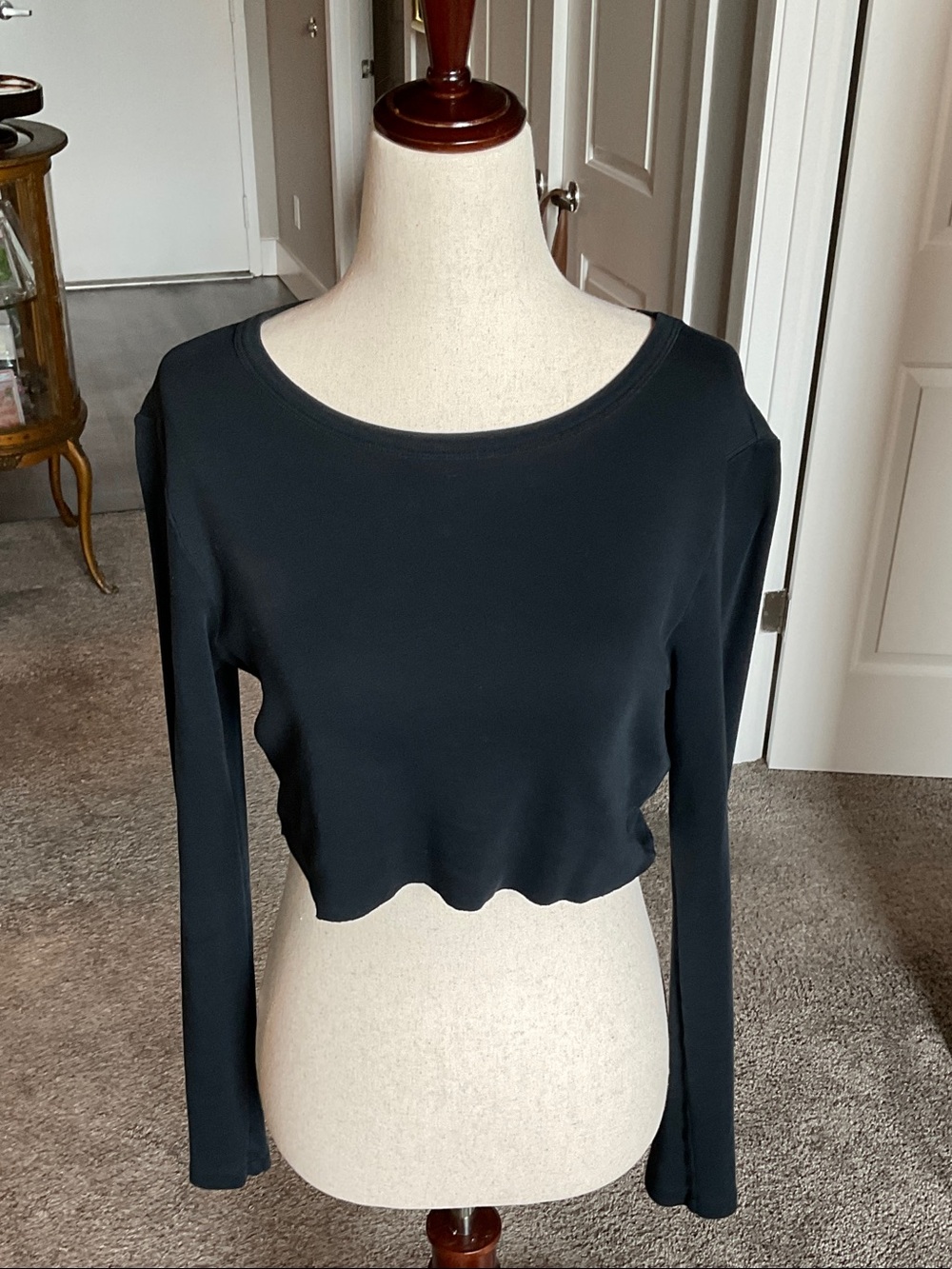 Banana Republic Black Long-Sleeve Cropped Tee